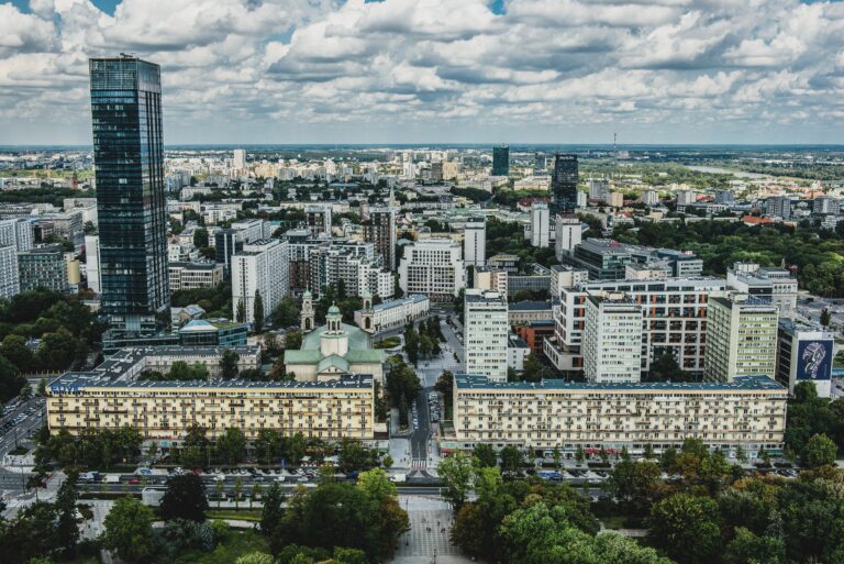 Rodzaje nieruchomości oraz prawa i obowiązki nabywane razem z mieszkaniem